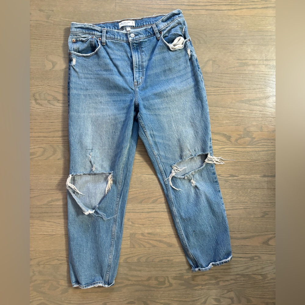 Abercrombie & Fitch 90s Straight High Rise Distressed Jeans Women’s size 16S - Picture 4 of 6